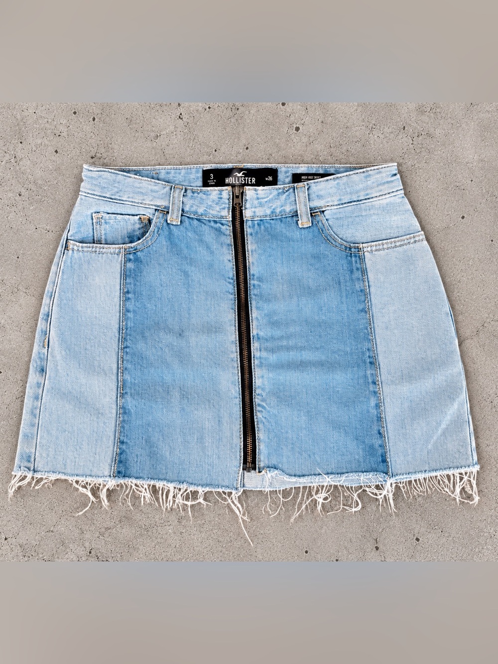 Hollister High Rise Two Tone Denim Zip Mini Skirt Size 3 W26